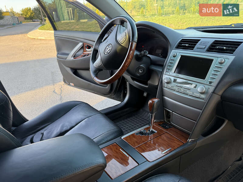 Седан Toyota Camry 2008 в Виннице