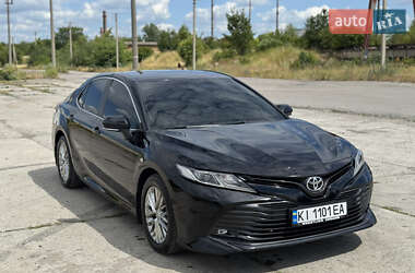 Седан Toyota Camry 2018 в 