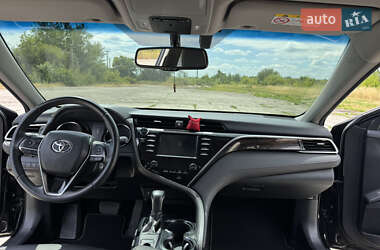 Седан Toyota Camry 2018 в 