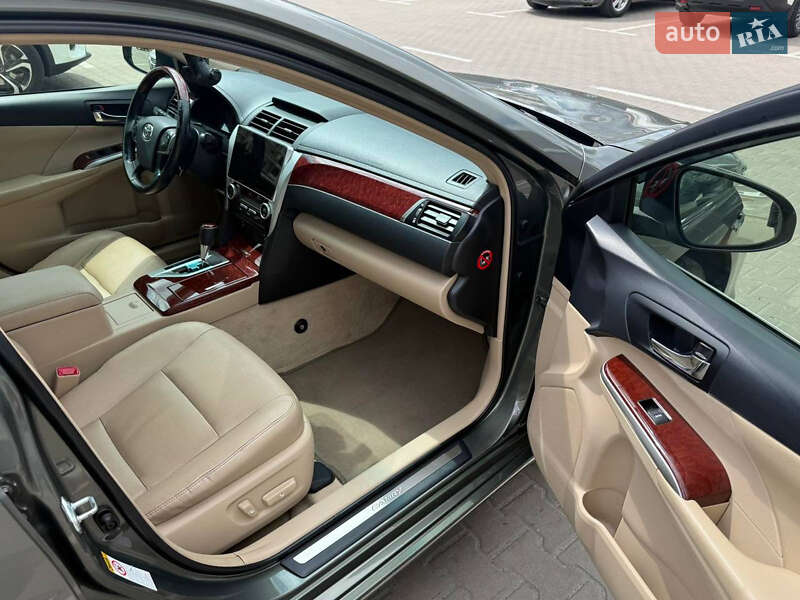 Седан Toyota Camry 2012 в Белой Церкви