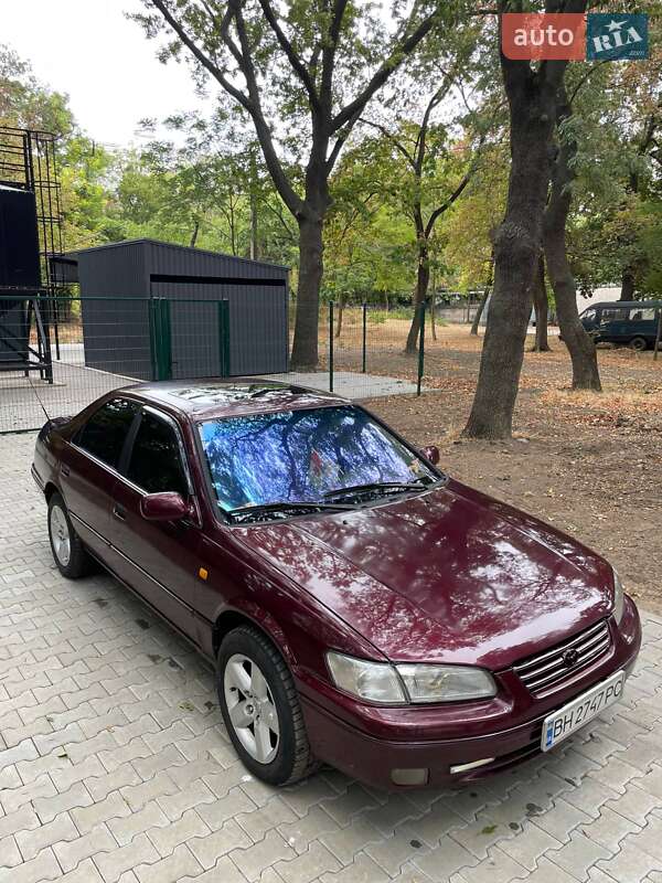 Седан Toyota Camry 1996 в Одесі