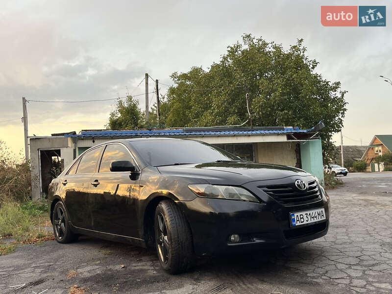 Седан Toyota Camry 2007 в Виннице