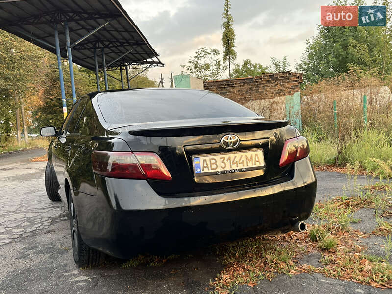 Седан Toyota Camry 2007 в Виннице