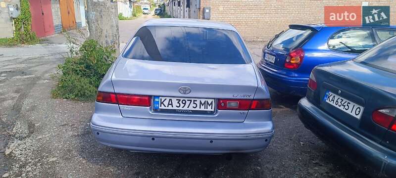 Седан Toyota Camry 1997 в Киеве