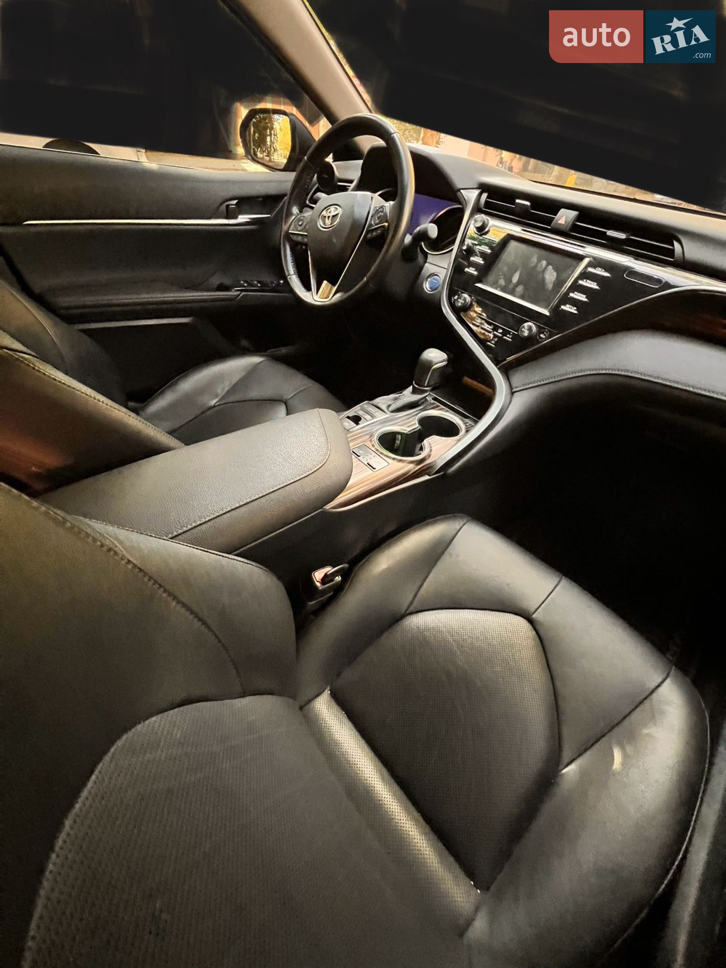 2020 Toyota Camry - фото 1