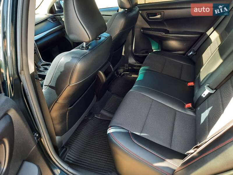 Седан Toyota Camry 2016 в Украинке