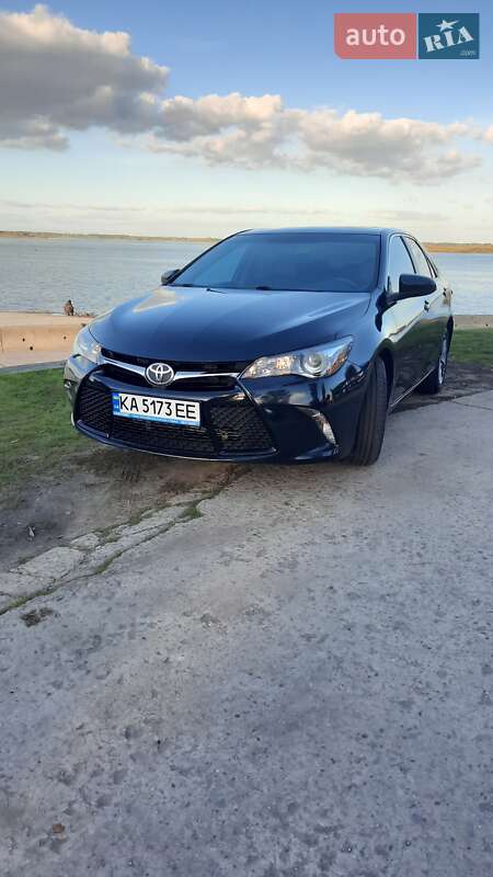 Седан Toyota Camry 2016 в Украинке
