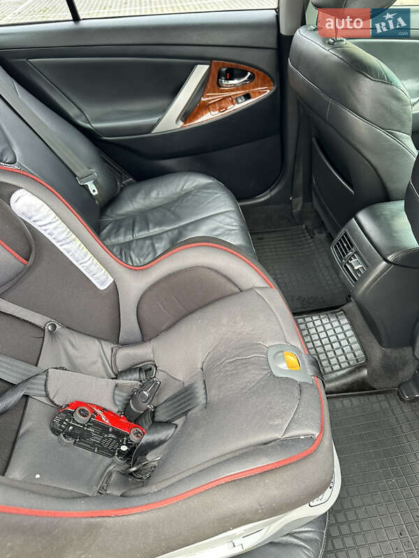 Седан Toyota Camry 2007 в Киеве