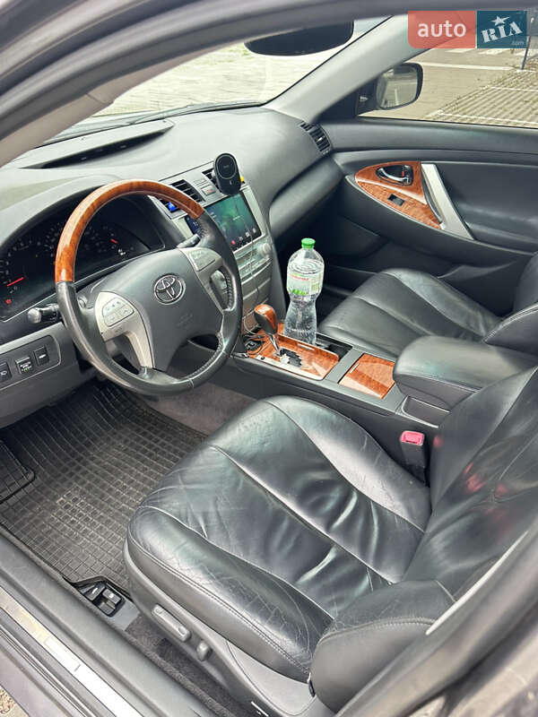 Седан Toyota Camry 2007 в Киеве