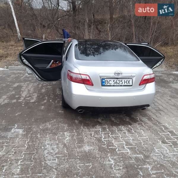 Седан Toyota Camry 2008 в Львове