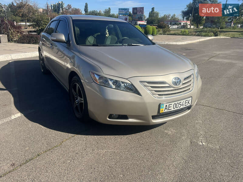 Седан Toyota Camry 2006 в Кривому Розі