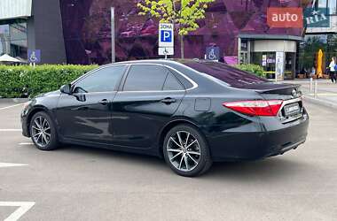 Седан Toyota Camry 2015 в 