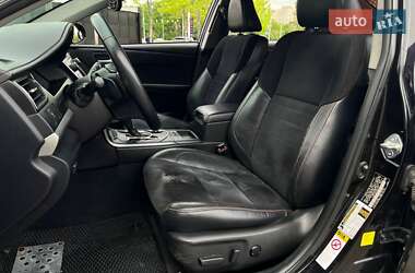 Седан Toyota Camry 2015 в 