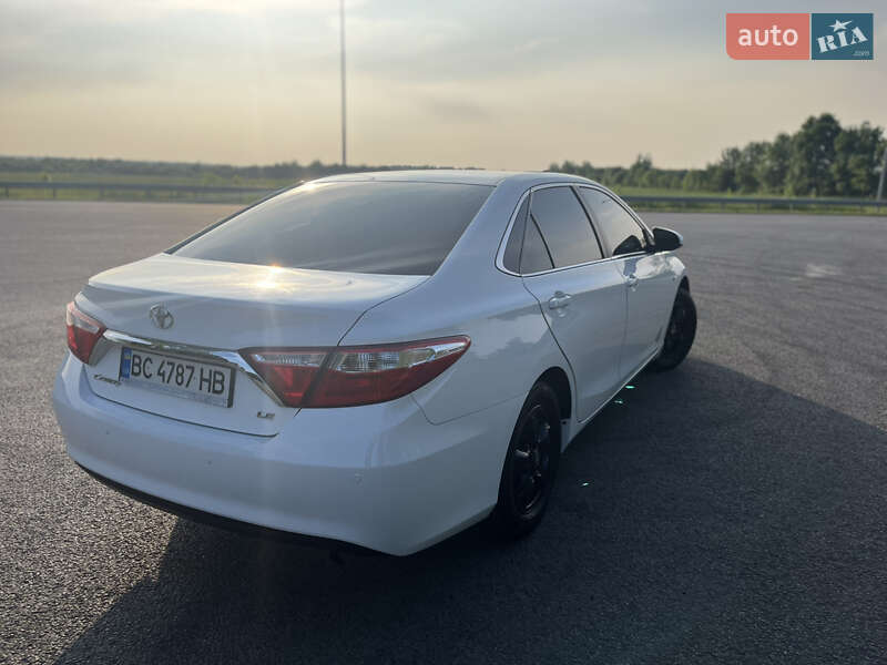 Седан Toyota Camry 2015 в Львове