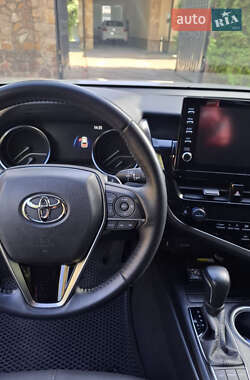 Седан Toyota Camry 2023 в 
