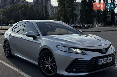 Седан Toyota Camry 2021 в Києві