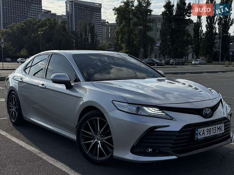 Toyota Camry 2021