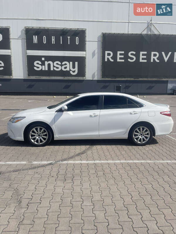 Седан Toyota Camry 2015 в Киеве фото 11 Седан Toyota Camry 2015 в Киеве
