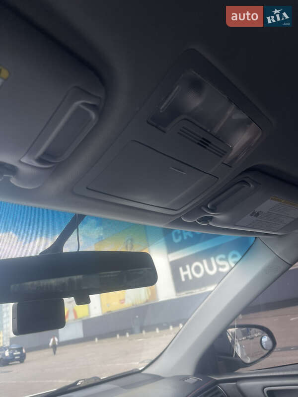 Седан Toyota Camry 2015 в Киеве фото 25 Седан Toyota Camry 2015 в Киеве