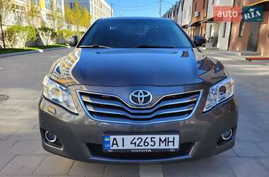 Седан Toyota Camry 2010 в Киеве