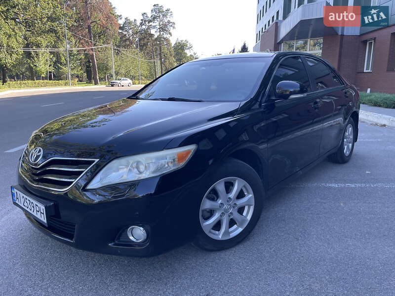 Седан Toyota Camry 2011 в Бучі