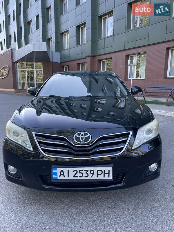 Седан Toyota Camry 2011 в Бучі