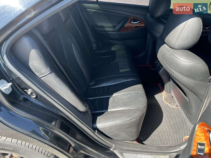 Седан Toyota Camry 2008 в Южноукраїнську