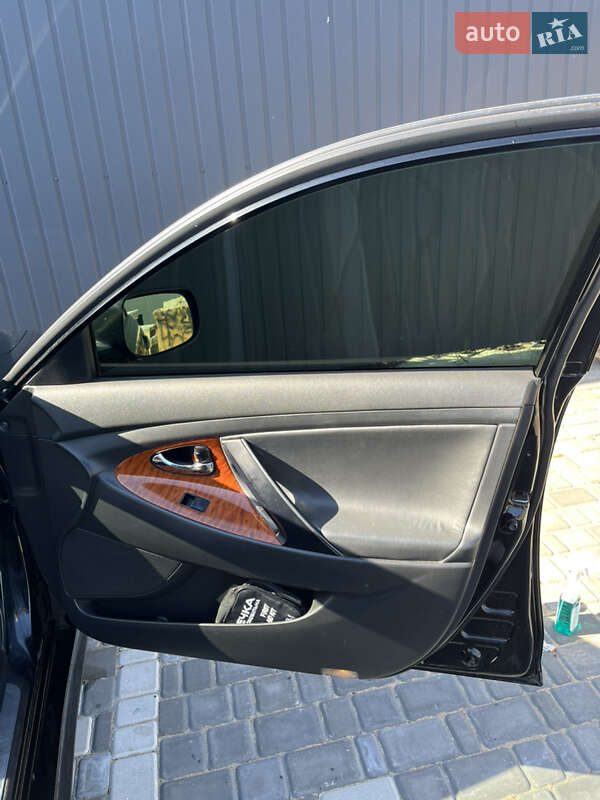 Седан Toyota Camry 2008 в Южноукраїнську