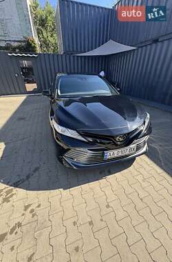 Седан Toyota Camry 2018 в 