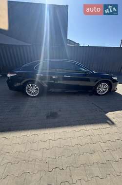 Седан Toyota Camry 2018 в 