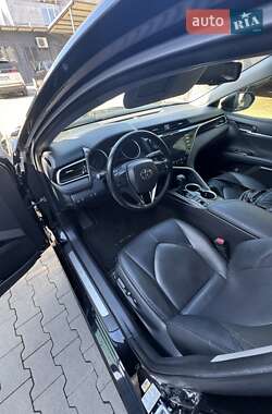Седан Toyota Camry 2018 в 