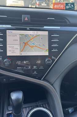 Седан Toyota Camry 2018 в 