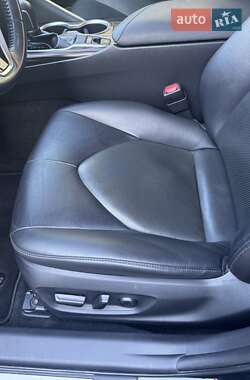 Седан Toyota Camry 2018 в 