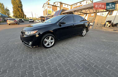 Седан Toyota Camry 2014 в Киеве