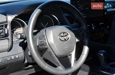Седан Toyota Camry 2024 в 
