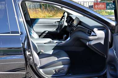 Седан Toyota Camry 2024 в 