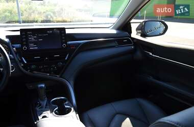 Седан Toyota Camry 2024 в 