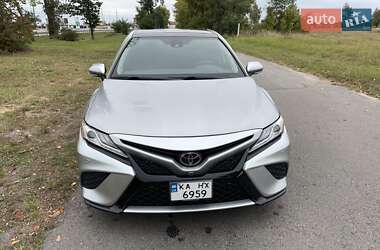 Седан Toyota Camry 2020 в Киеве