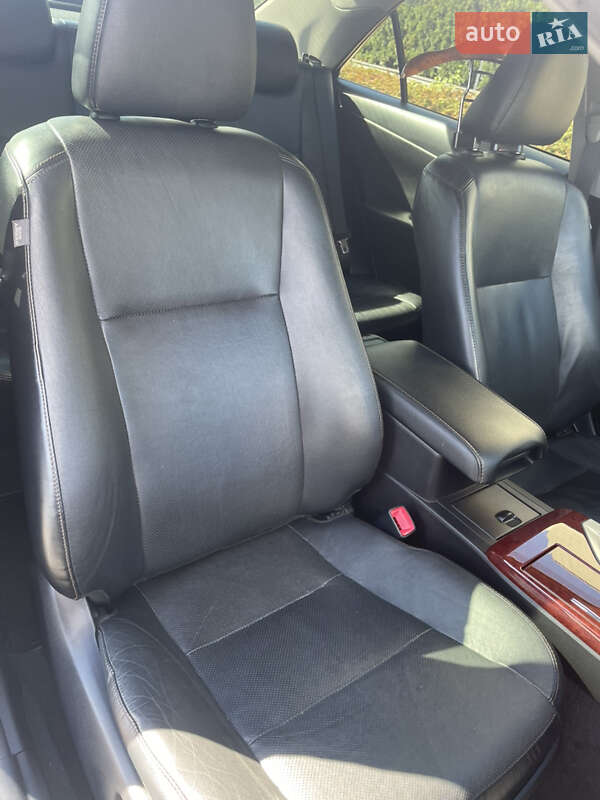 Седан Toyota Camry 2013 в Киеве