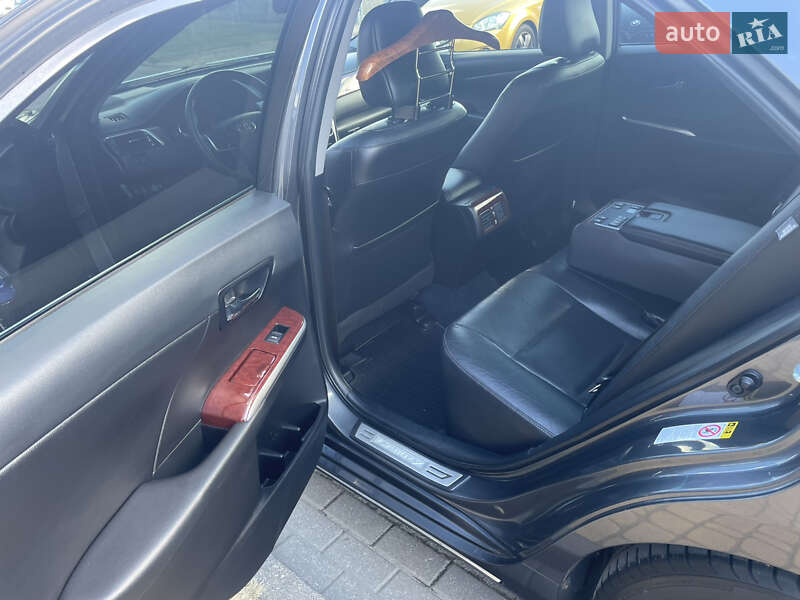 Седан Toyota Camry 2013 в Киеве