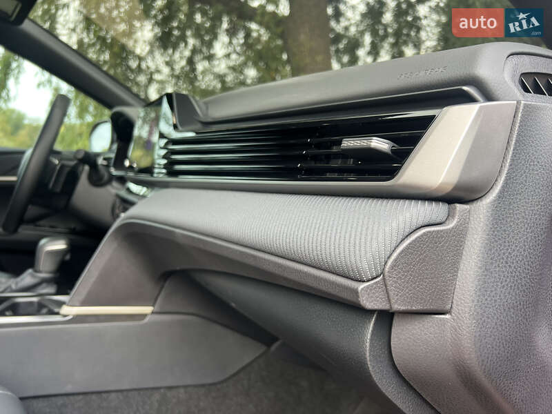 Седан Toyota Camry 2024 в Киеве фото 38 Седан Toyota Camry 2024 в Киеве