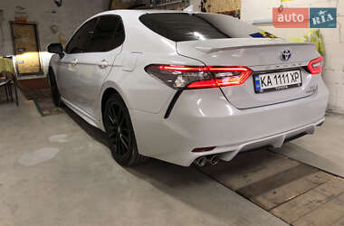 Седан Toyota Camry 2024 в Бучі