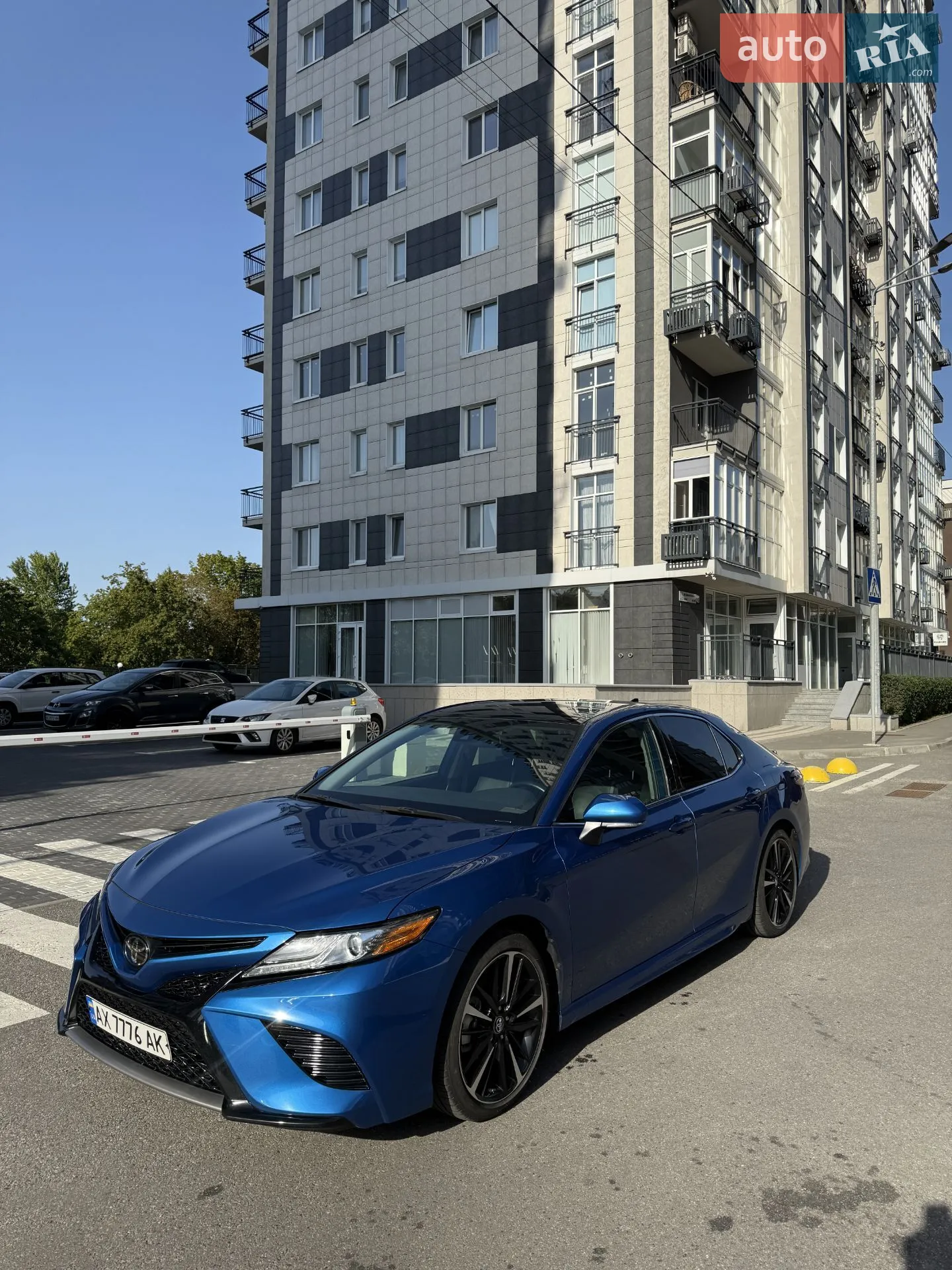 2019 Toyota Camry - фото 1