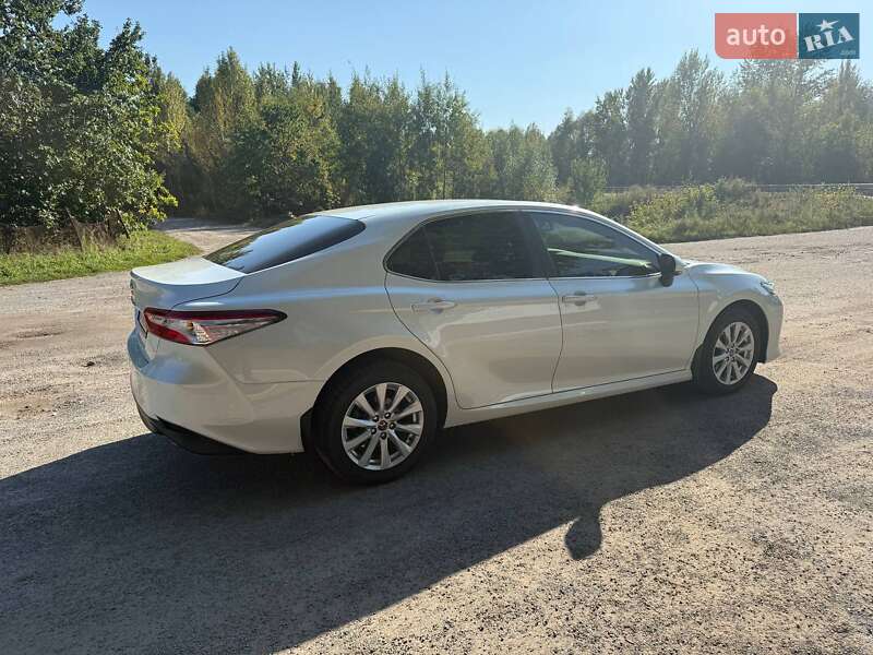 Седан Toyota Camry 2019 в Бердичеве