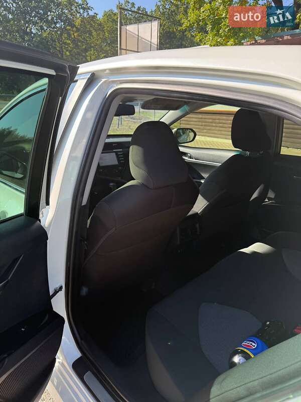 Седан Toyota Camry 2019 в Бердичеве