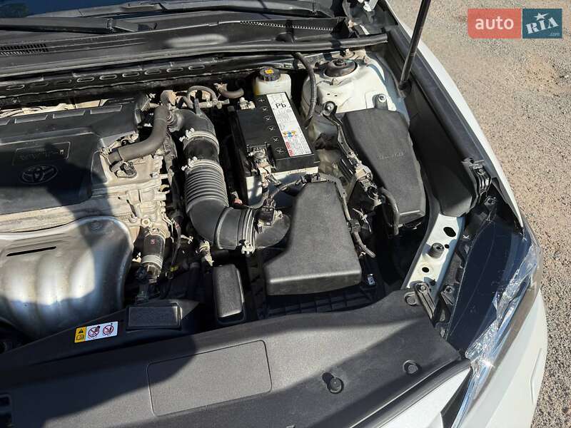 Седан Toyota Camry 2019 в Бердичеве