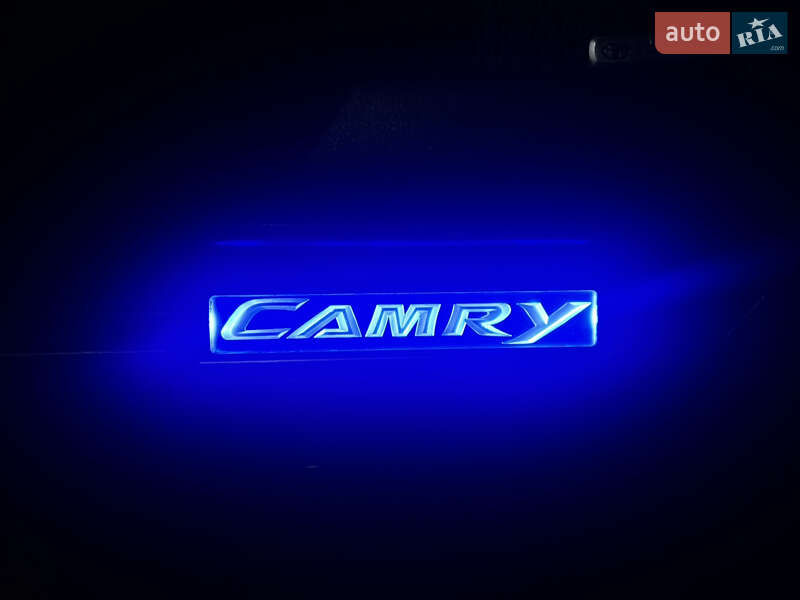 Седан Toyota Camry 2014 в Черновцах