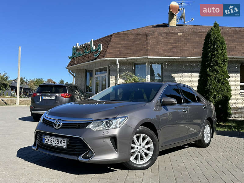 Toyota Camry 2015