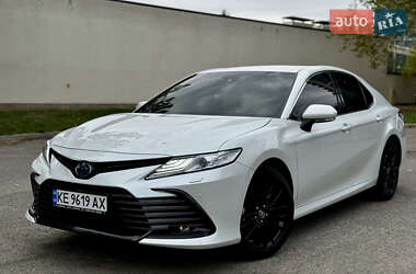 Седан Toyota Camry 2023 в Днепре