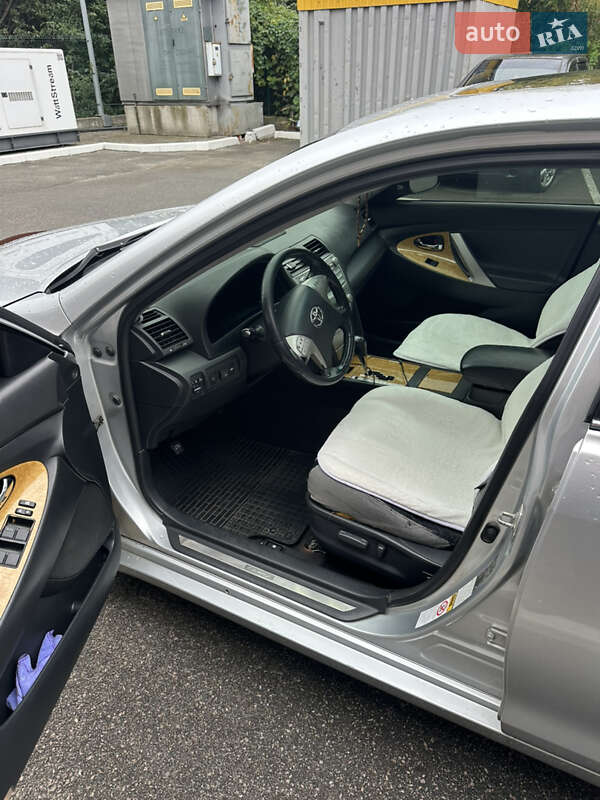 Седан Toyota Camry 2007 в Глевасі